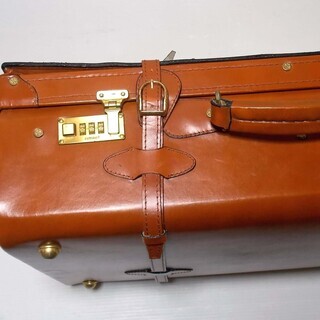 ★☆ 送料無料 美品！「LEGACY」 クラシックバッグ ☆★の画像