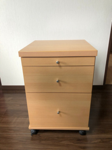 学習机の隣にあった収納ラック