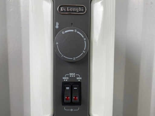 格安！デロンギ オイルヒーター◇主に8畳 1200W◇HJ0812★