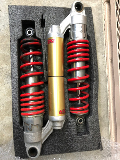 CB400SF REVO リアサスペンション