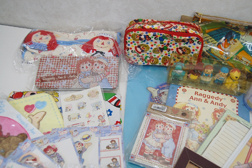 まとめて Raggedy Ann&Andy ラガディ グッズ 未開封もあり！ メモ帳 ペンケース 小物入れ 等 アンディ アン アーサー  ☆ PayPay(ペイペイ)決済可能 ☆ 札幌市 清田区 平岡