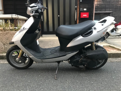 置き場所が無いので安くで譲ります。