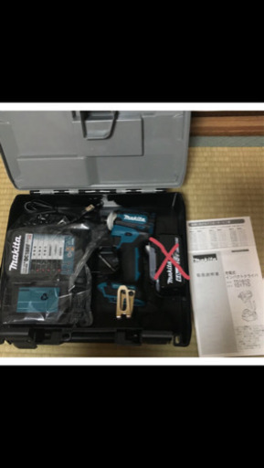 マキタ　インパクト 青色18V 本体、充電器、ケース、ビット　新品未使用品！