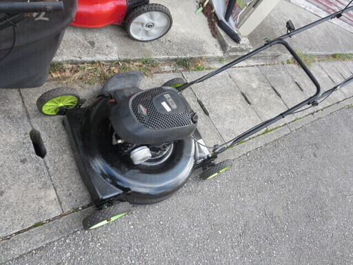 アメリカ製！芝刈り機5.5馬力サイド排出