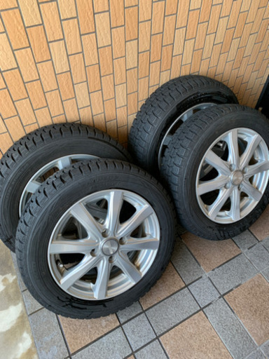 スタッドレスタイヤ　アルミホイール付き