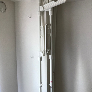 引き取り限定★アイリスオーヤマ窓枠物干しの画像