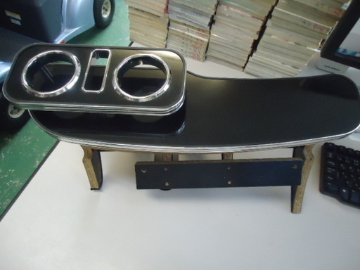 クラウン　マジエスタ　フロントテーブル　ドリンクホルダー