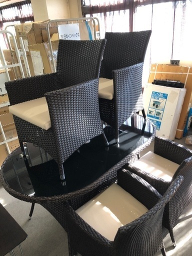 テーブル5点セット　パラソルさせます！