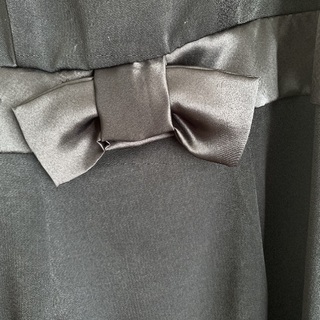 ドレス膝上黒の画像