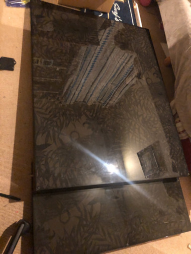 艶艶のローテーブルです