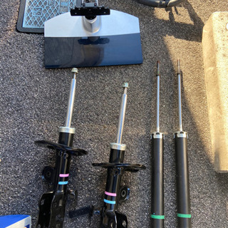 プリウス用サスペンション周り部品一式の画像