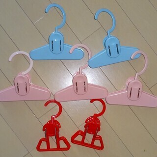 ******決まりました*****値下げ！！ハンガー＆クリップ　合計１０個の画像