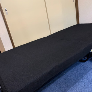 2月9〜10日引き取りに来てくださる方！ベッドとカラーボックスあげます。の画像