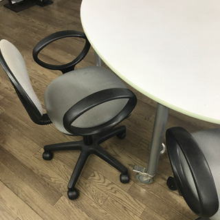 打ち合わせ用テーブル（楕円形）差し上げます。の画像