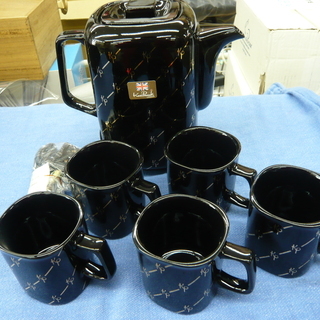 お値下げ コーヒーカップ × 5脚＆電気ポット セット カレンピーコック ブラック 　西岡店の画像