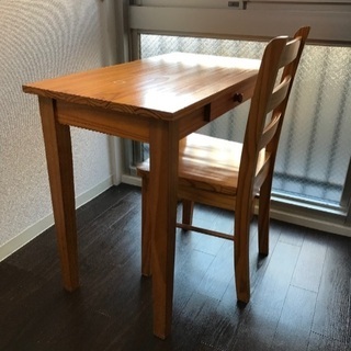 木製デスク（イス付き）