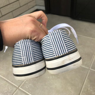 クロッシー　スニーカー　22.5