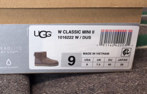 定価25300円　ほぼ新品箱有り　UGG CLASSIC MINI II クラシックミニ ブーツ シープスキン