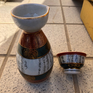 盃と徳利欲しい方は、