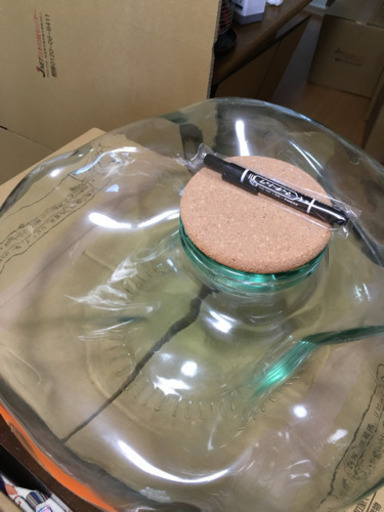 ガラスの入れ物　イタリア製