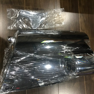 値下げしました！16年式 日産アトラス低床用 新品コーナーメッキカバーの画像