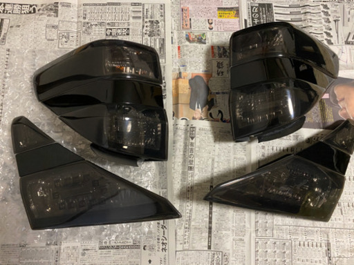 【完売しました】ヴェルファイア20 前期　純正　テールランプ　（スモーク）