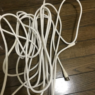 アンテナケーブル
