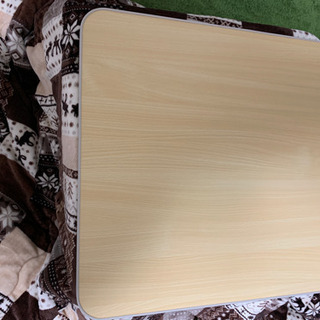 コタツ、コタツ布団のセットの画像