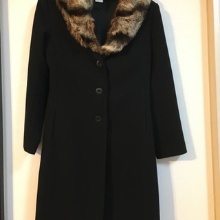 イタリア　毛皮付きコートの画像