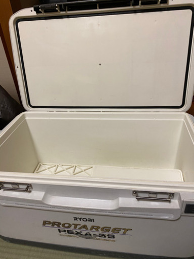 釣り用中古　大容量クーラーボックスRYOBI プロターゲットヘキサ