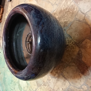 中古品　火鉢　差し上げます。