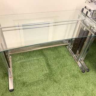 【無料で差し上げます】ガラス机１名用×【2台】※引き取り限定の画像