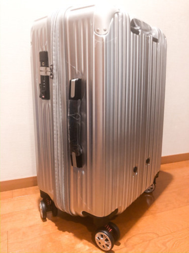 【新品未使用】スーツケース　シルバー68L