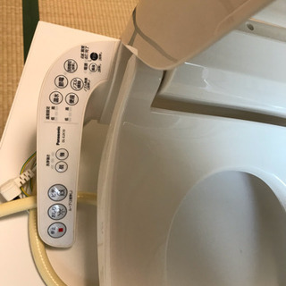 (内定者あり)ウォシュレット付き温水便座(引き取り限定)