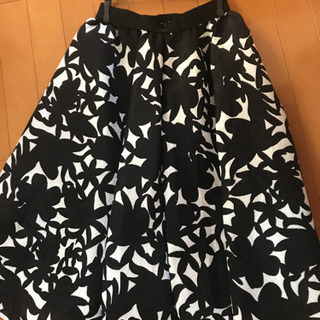 プリーツスカート