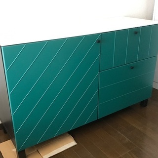 IKEAのキャビネット