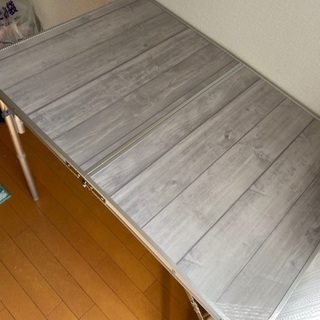 2/10まで！キャンプやBBQ向きのテーブルの画像