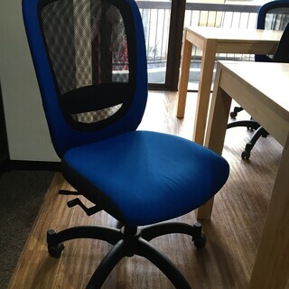 椅子（イス）×7脚（キャスターつき）：引き取り可能な方におゆずります。の画像
