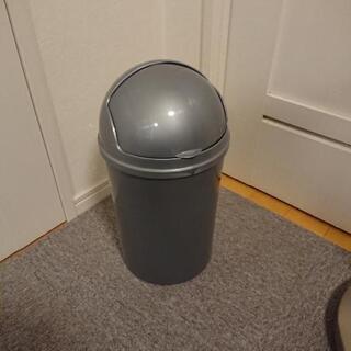 【無料で差し上げます】シルバーのゴミ箱
