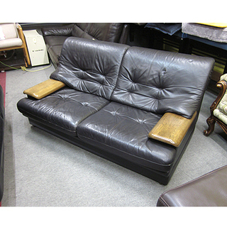 入手困難 レトロ【karimoku 本革 2人掛けアームソファ】幅148cm