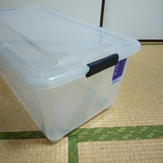 透明衣装ケース　1点の画像