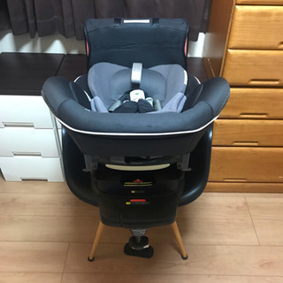 コンビ チャイルドシート  combi 回転式の画像