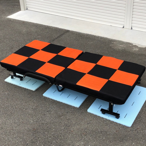 美品！折りたたみシングルベッド マットタイプ キャスターロック付き