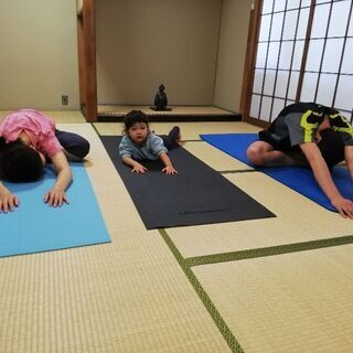 子連れヨガの画像