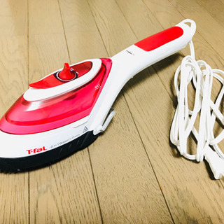 【超美品】スチームアイロン　T-fal製　使用回数2回程度の画像