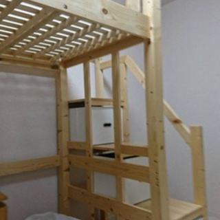 階段収納付きベットの画像