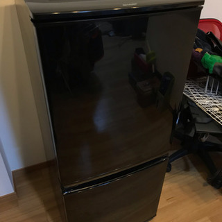 冷蔵庫 SHARP 137L 1人暮らし