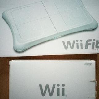 【取引中】wii本体（箱入り）　バランスボード、ソフト付