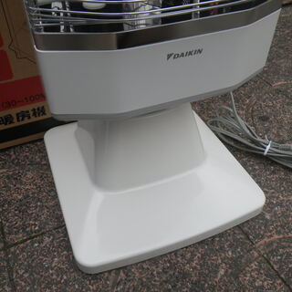 未使用保管品 DAIKIN ダイキン 遠赤外線暖房機 セラムヒート ERFT11KS ストーブ 電気ヒーター 電気ストーブの画像