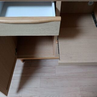[取引中]食器棚 4000円→3500円に値下げしましたの画像